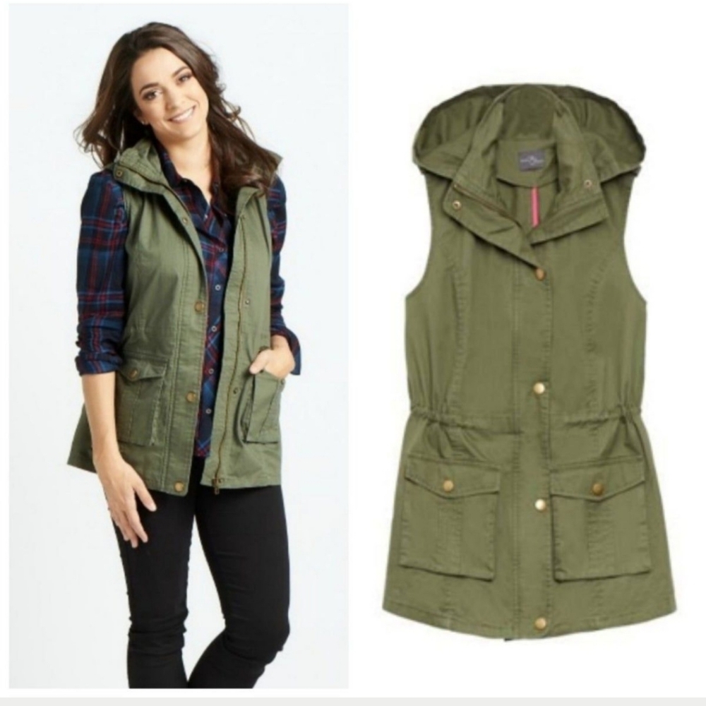 41 Hawthorn Army green sleeveless vest with Hood